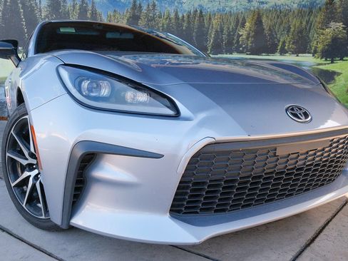 Used 2022 Toyota GR86 w/ ALL Weather Mat Package (TMS) RWD image 7