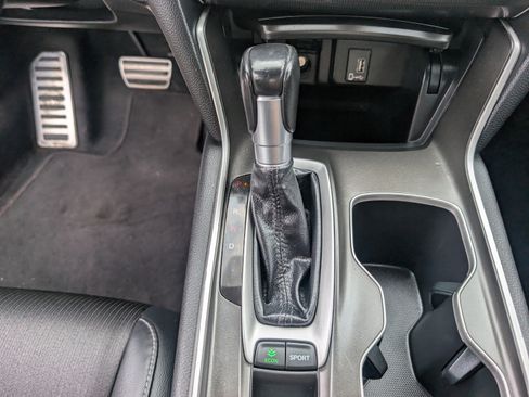 Used 2018 Honda Accord Sport image 14