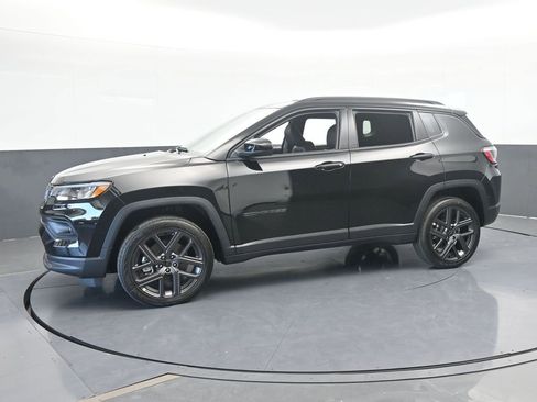 New 2026 Jeep Compass Latitude image 2