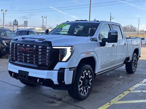 Used 2025 GMC Sierra 2500 Denali Ultimate image 11
