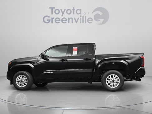 Used 2025 Toyota Tacoma SR5 RWD image 5