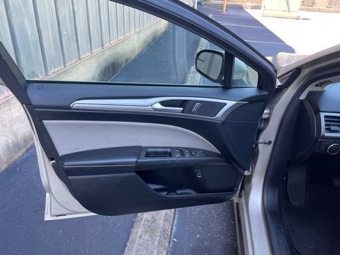 Used 2018 Ford Fusion S FWD image 18