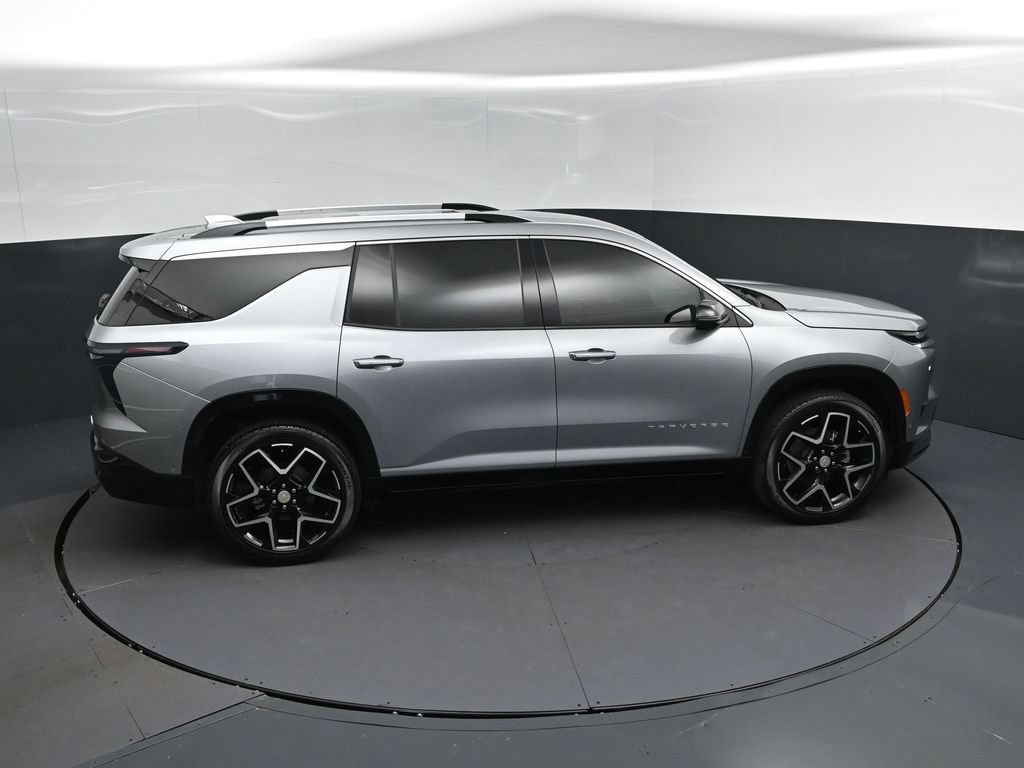 Used 2025 Chevrolet Traverse High Country w/ LPO, Floor Liner Package FWD image 34