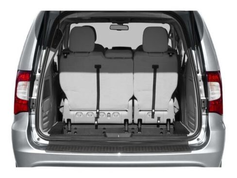 Used 2015 Chrysler Town & Country Touring image 12