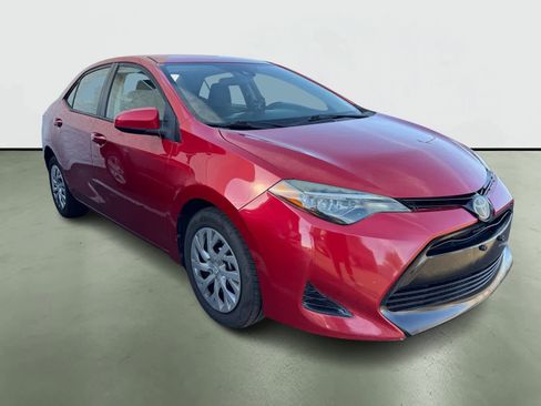 Used 2018 Toyota Corolla LE image 5