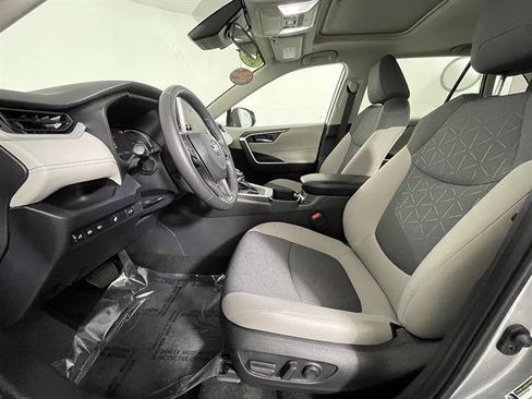 Used 2024 Toyota RAV4 XLE w/ Convenience Package AWD/4WD image 9