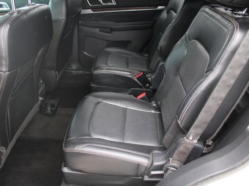 Used 2016 Ford Explorer Limited w/ Equipment Group 301A AWD/4WD image 11