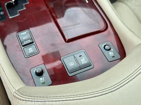 Used 2011 Lexus LS 460 AWD w/ Luxury Value Edition image 23
