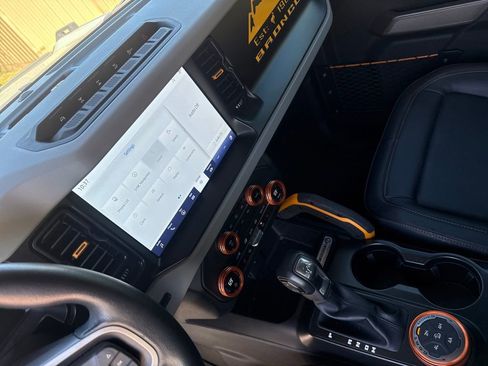 Used 2021 Ford Bronco Badlands image 14