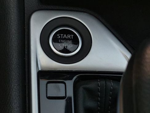 Used 2025 Nissan Sentra SV FWD image 27