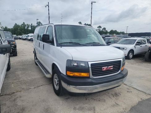 Used 2024 GMC Savana 2500 w/ Driver Convenience Package RWD image 2
