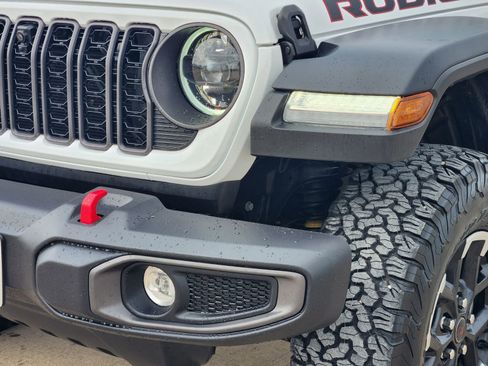 Used 2024 Jeep Wrangler Unlimited Rubicon w/ Technology Group AWD/4WD image 9