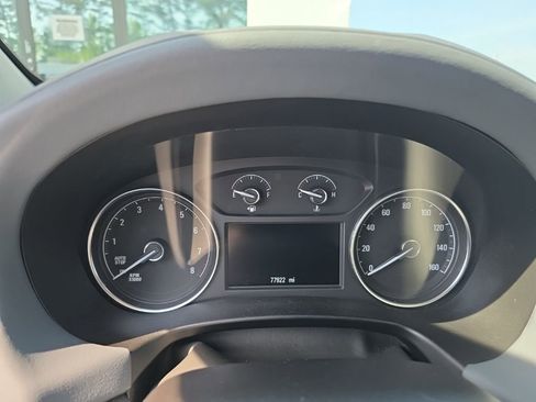 Used 2018 Buick Enclave Essence image 6