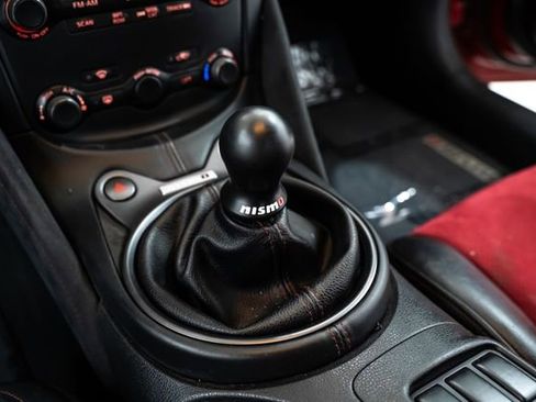 Used 2015 Nissan 370Z NISMO image 30