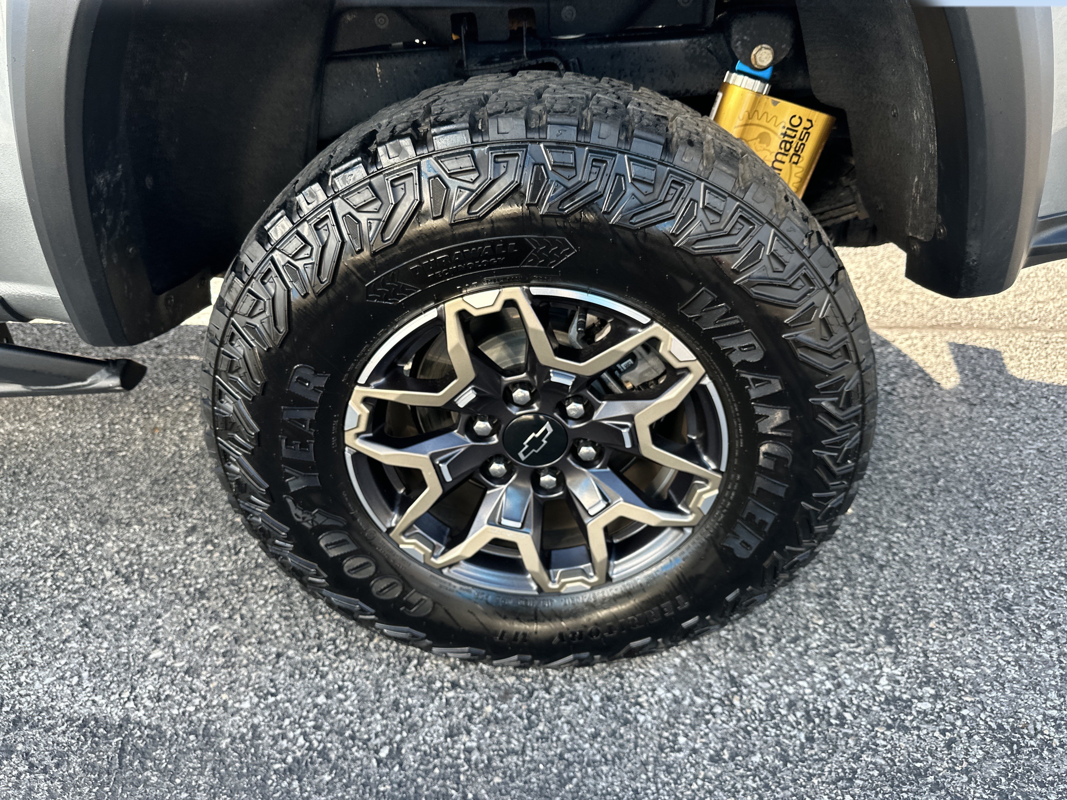 Certified 2024 Chevrolet Colorado ZR2 w/ ZR2 Convenience Package III AWD/4WD image 6