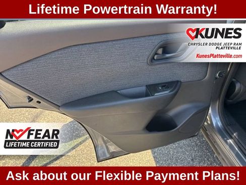 Used 2023 Nissan Rogue S AWD/4WD image 33