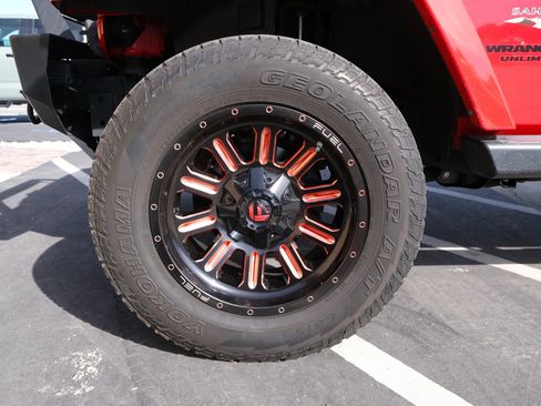 Used 2016 Jeep Wrangler Unlimited Sahara w/ Connectivity Group image 13