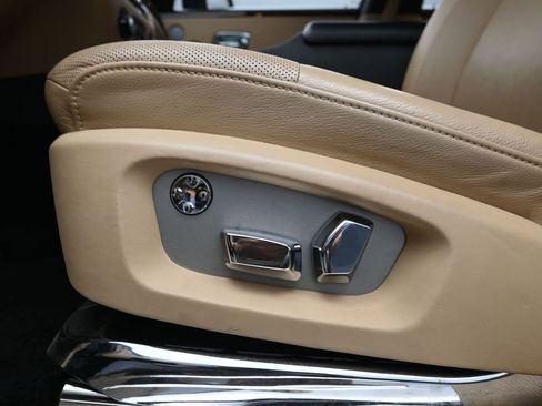 Used 2013 Rolls-Royce Ghost image 16