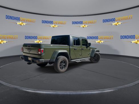 Used 2022 Jeep Gladiator Sport AWD/4WD image 11