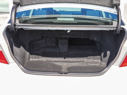 Used 2016 Toyota Camry SE FWD image 25