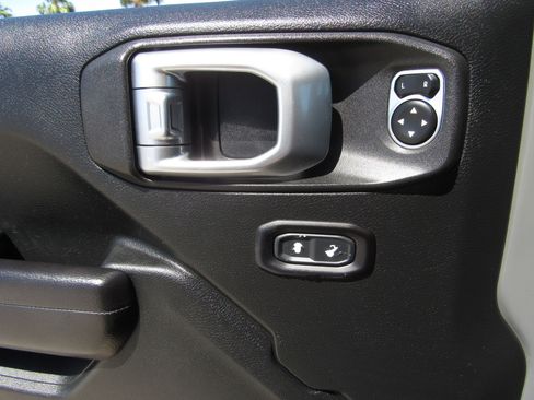 Used 2020 Jeep Wrangler Unlimited Rubicon AWD/4WD image 22