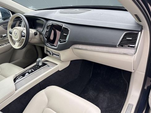 Certified 2024 Volvo XC90 B6 Plus w/ Protection Package Premier image 31