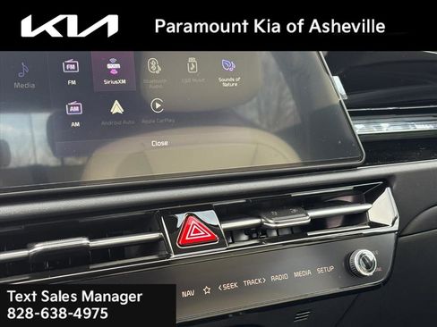 New 2025 Kia Niro EX Touring image 11