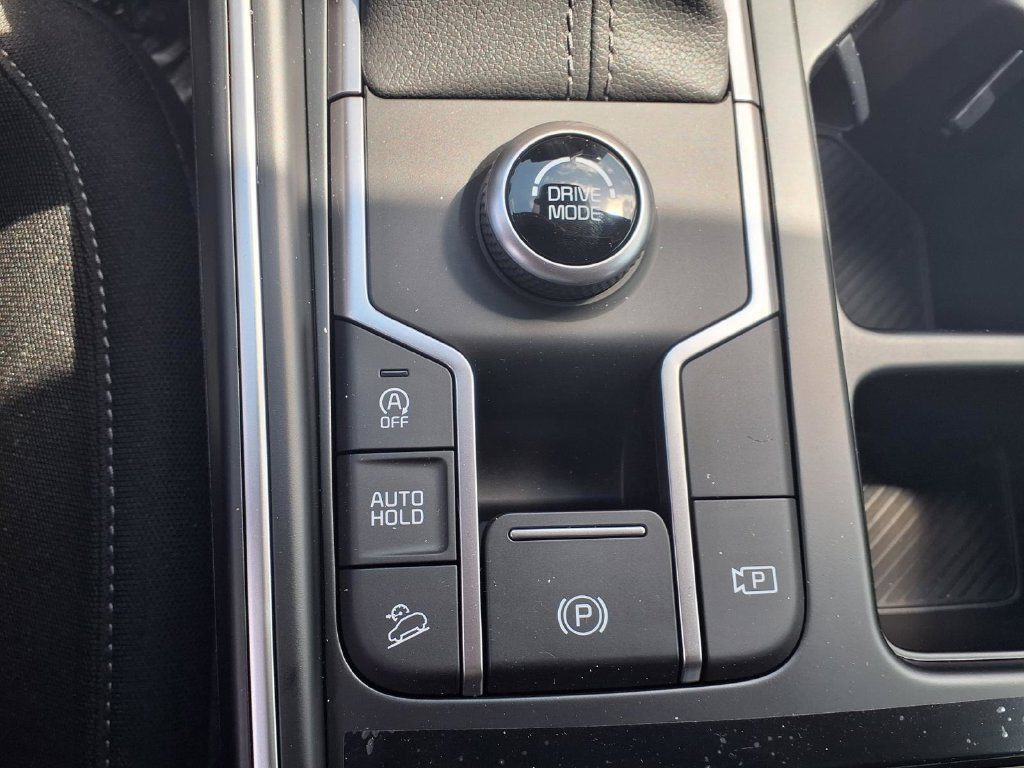 Certified 2026 Kia Sorento LX FWD image 7