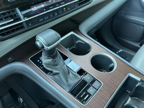 Used 2021 Toyota Sienna XLE image 19