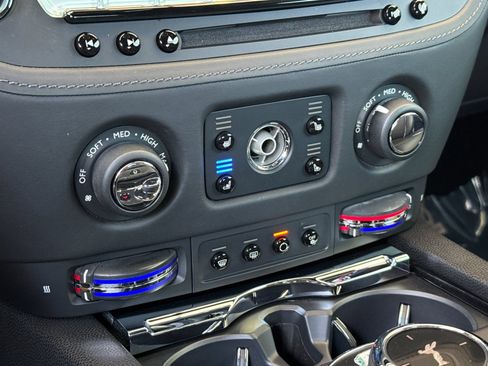Certified 2014 Rolls-Royce Wraith RWD image 21