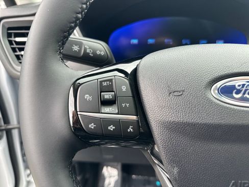 Used 2023 Ford Escape SE w/ PHEV Premium Package FWD image 19