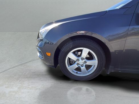 Used 2015 Chevrolet Cruze LT image 17