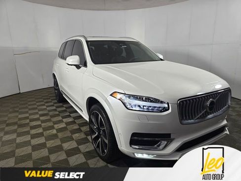 Used 2023 Volvo XC90 B6 Plus w/ Protection Package Premier AWD/4WD image 4