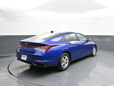 Certified 2023 Hyundai Elantra SE w/ Cargo Package image 6