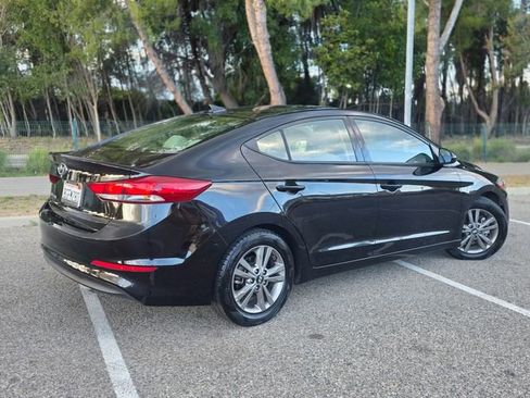 Used 2018 Hyundai Elantra Value Edition FWD image 9