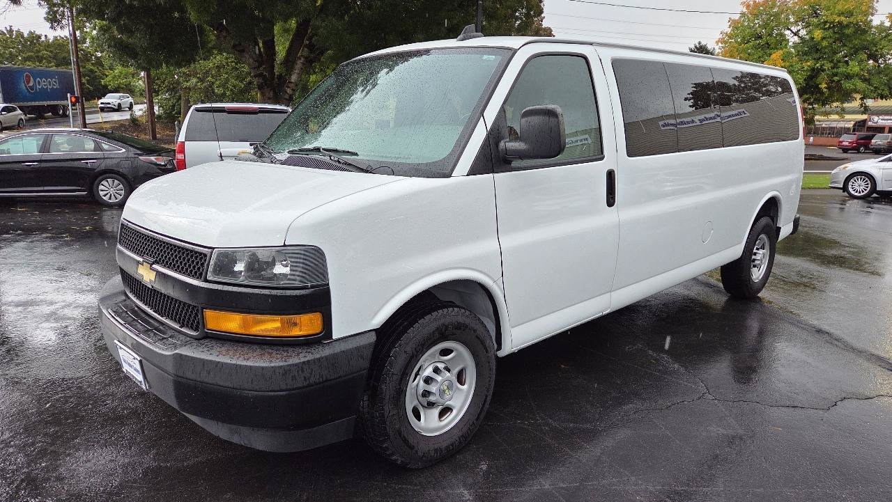 Used 2020 Chevrolet Express 3500 LS RWD image 2