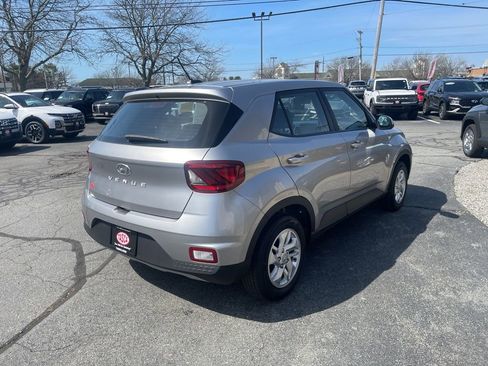 Certified 2023 Hyundai Venue SE w/ Cargo Package FWD image 5