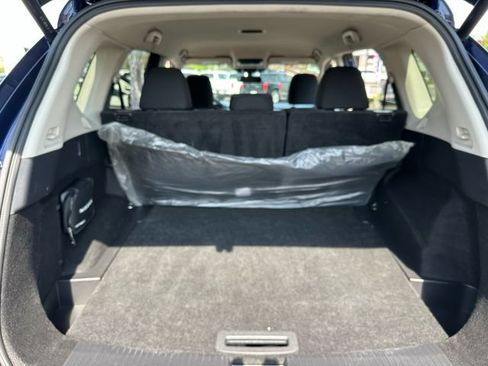 Used 2024 Nissan Rogue SV AWD/4WD image 28