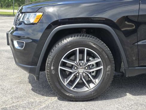 Used 2018 Jeep Grand Cherokee Limited AWD/4WD image 8