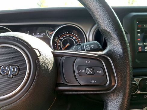Used 2023 Jeep Wrangler Unlimited Sport AWD/4WD image 18