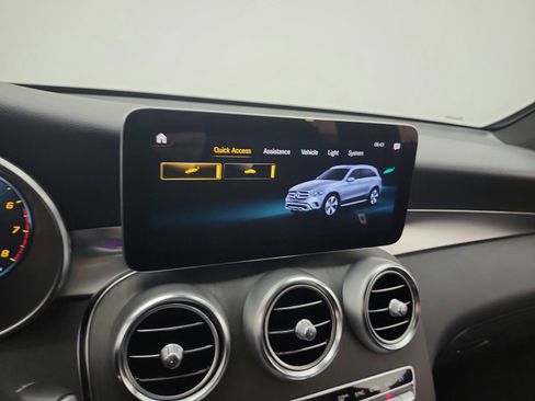 Used 2022 Mercedes-Benz GLC 300 image 13