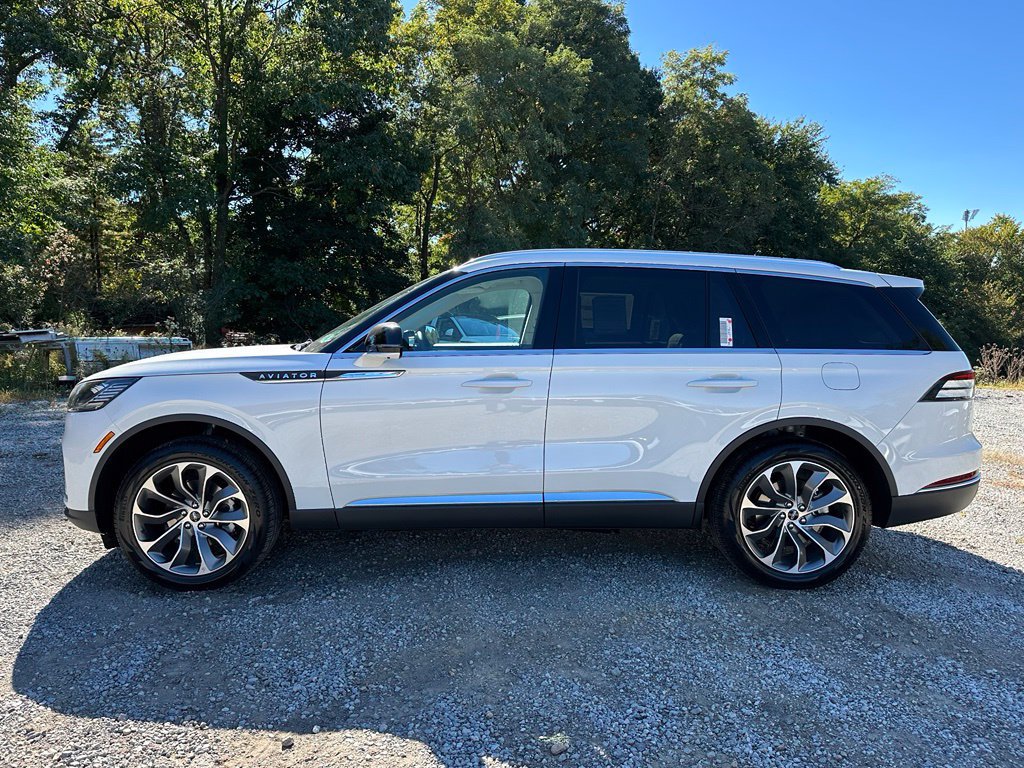 New 2027 Lincoln Aviator Reserve AWD/4WD image 2