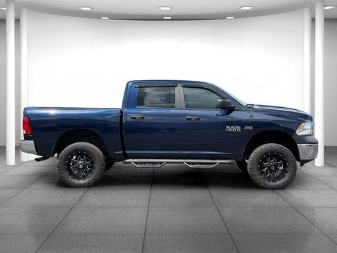 Used 2018 RAM 1500 Classic SLT AWD/4WD image 8