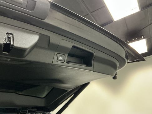 Used 2017 GMC Acadia SLE w/ Driver Alert Package I FWD image 24