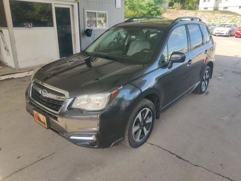 Used 2018 Subaru Forester 2.5i Premium w/ All-Weather Package AWD/4WD image 2