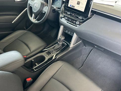 Used 2023 Toyota Corolla Cross XLE w/ Convenience Package FWD image 15