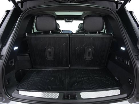 Used 2026 Cadillac Vistiq Platinum w/ LPO, Floor Liner Package AWD/4WD image 20