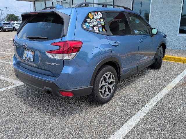 Used 2023 Subaru Forester Premium AWD/4WD image 7
