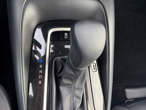 Used 2023 Toyota Corolla LE image 21