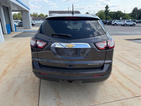 Used 2016 Chevrolet Traverse LT w/ Style and Technology Package FWD image 6